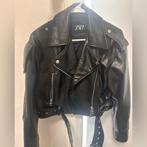 ❤️ Zara Women's Black Cropped Leather Jacket